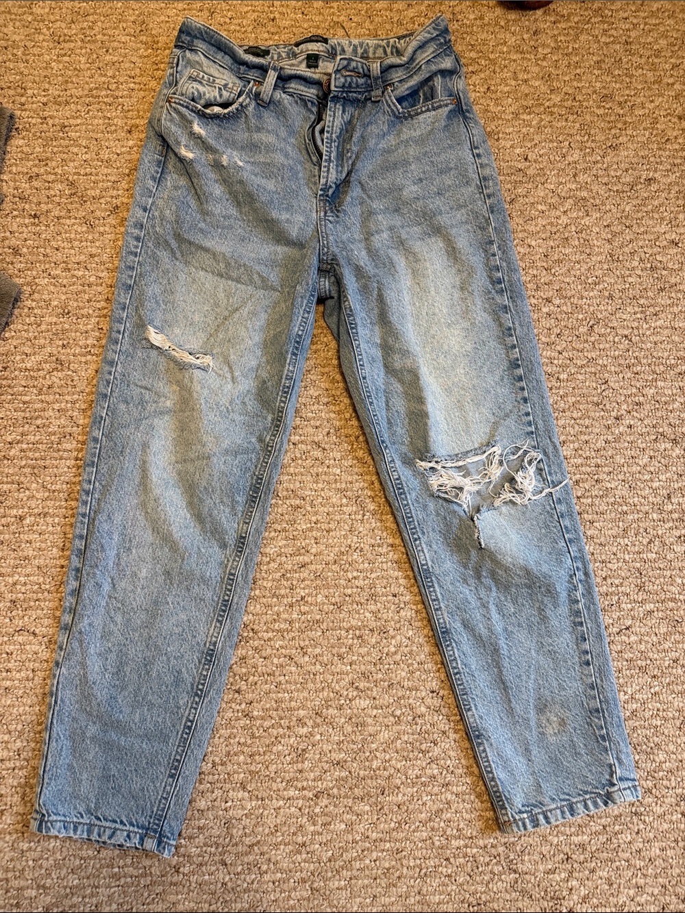 Women’s Light Blue Distressed Jeans
